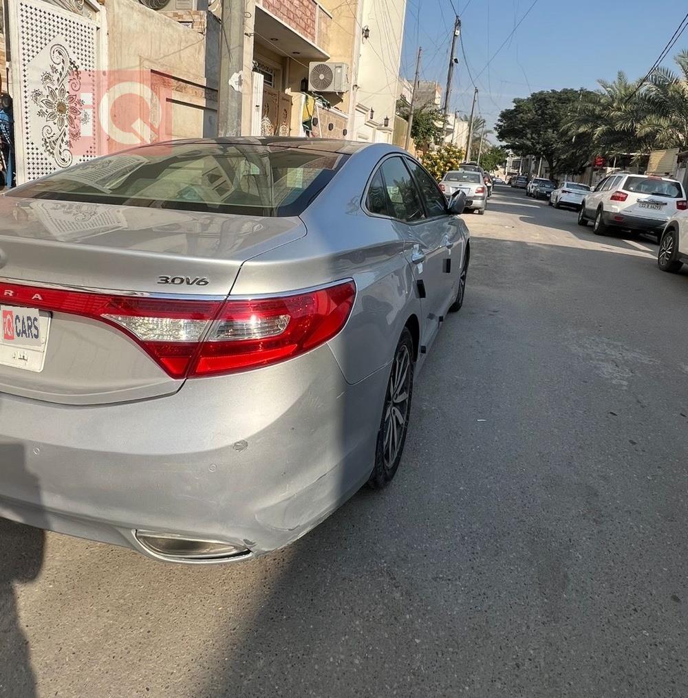 هيونداي أزيرا